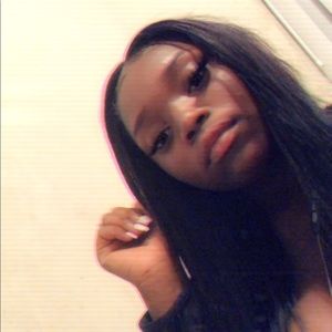 Meet your Posher, Dominique